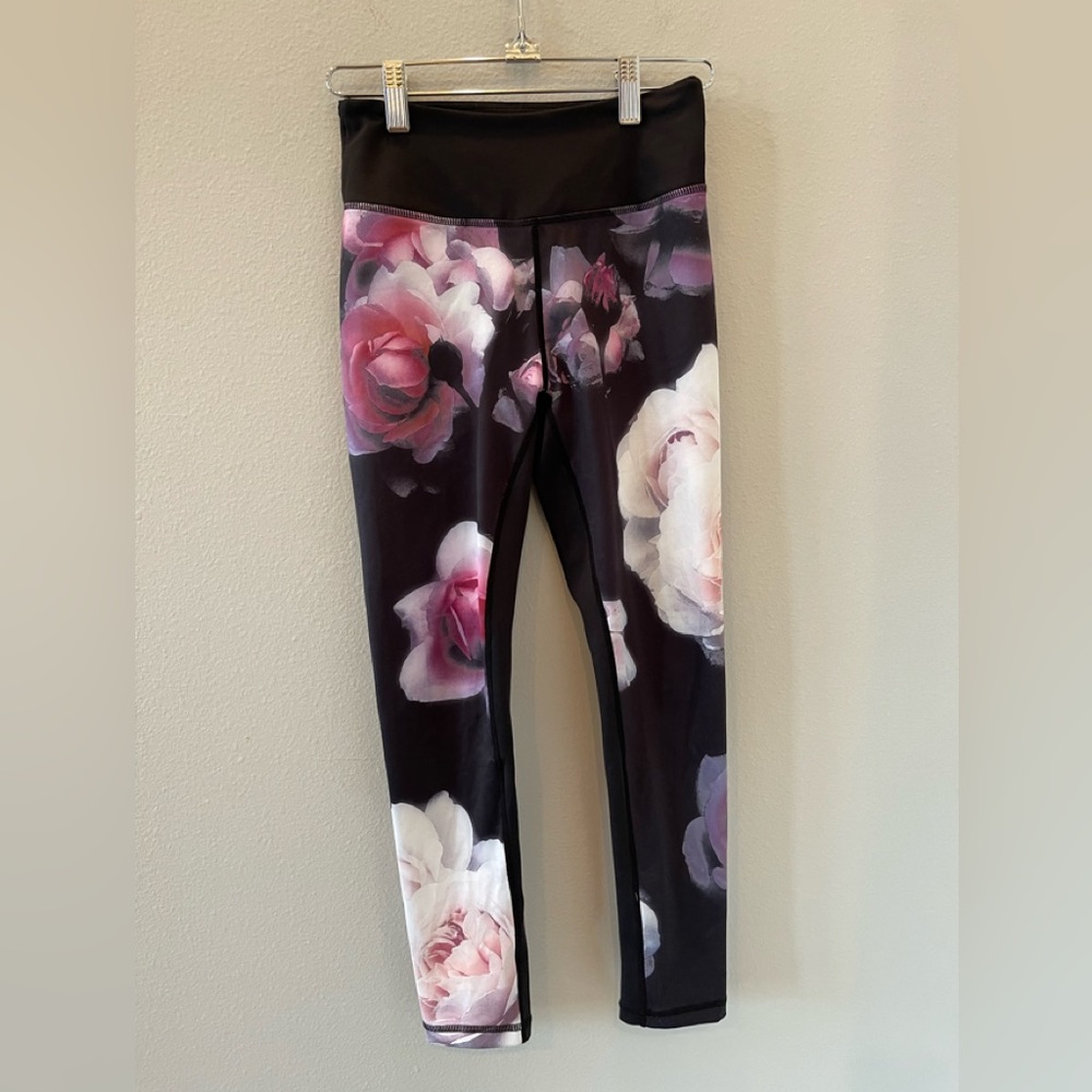 Allfenix floral athletic leggings.